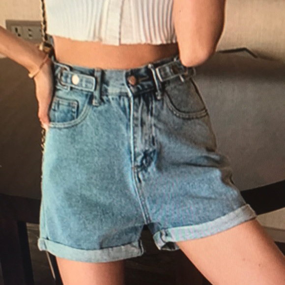 Hip denim shorts hot pants girl